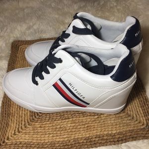 TOMMY HILFIGER HIGH TOPS WOMAN SHOES SIZE 81/2 M